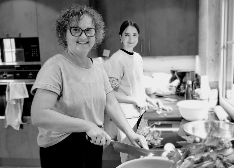 Nicole und Sophie kochen